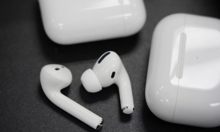 2つの異なるAirPodsイヤホンを1つのケースに接続する方法とは？
