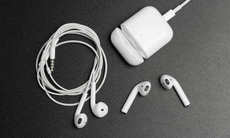 AirPodsケースは、AirPodsが中に入っていなくても充電できる？常にケースを充電するメリットとは