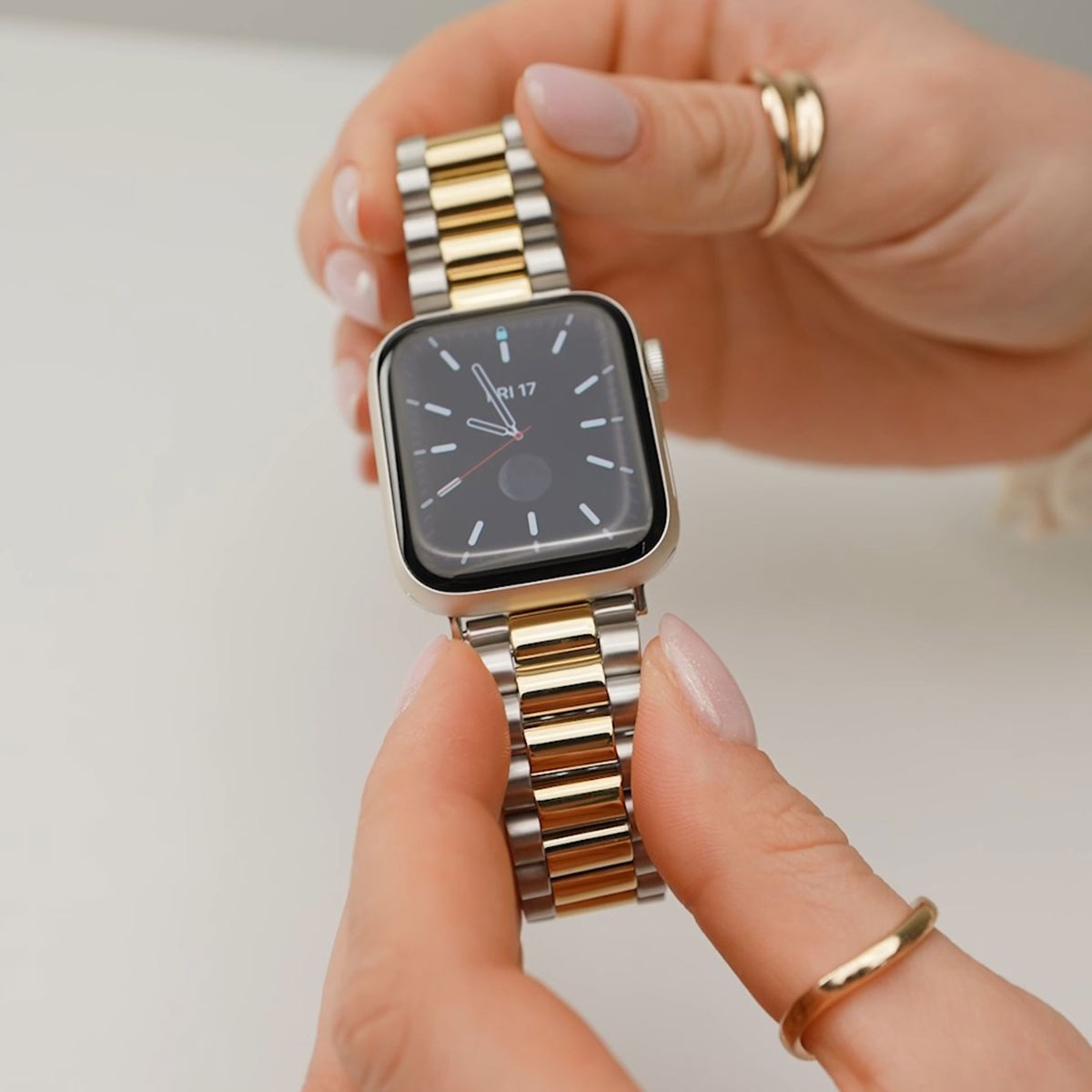 Apple Watchメタルバンド - All Eyes On Me | BURGA